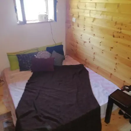 Mandi Guest house *